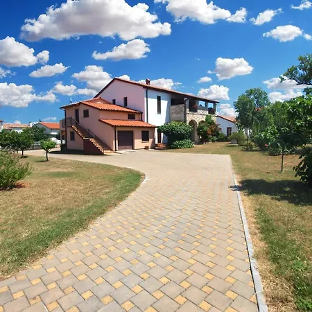 Fuer 3 Personen Ca 32 Qm In Premantura, Istrien Istrische Riviera *
