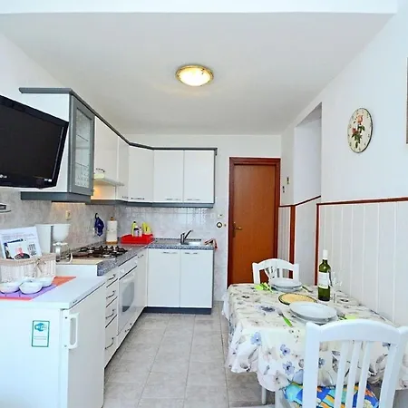 Apartment Fuer 3 Personen Ca 32 Qm In Premantura, Istrien Istrische Riviera *